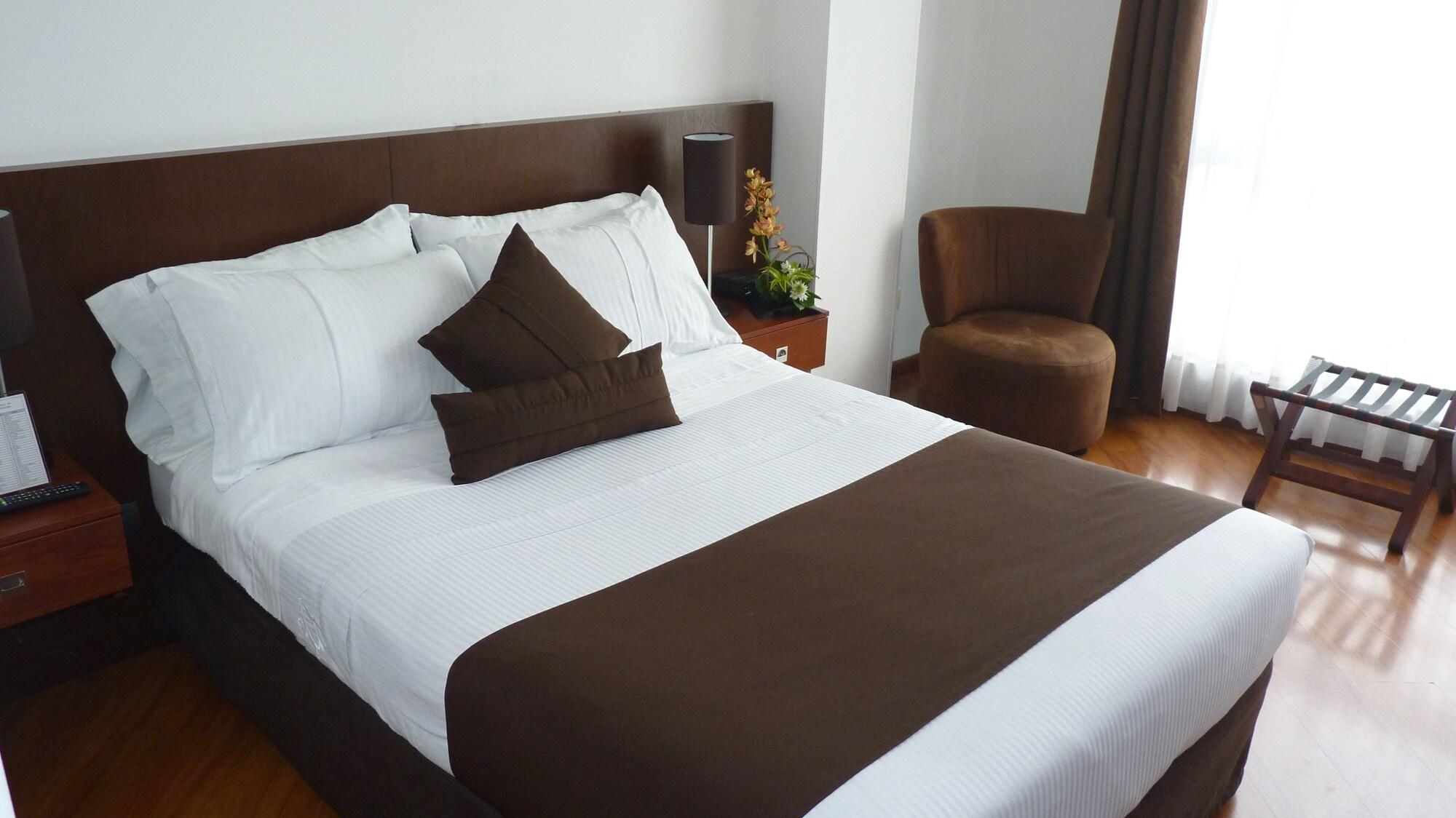 Hotel Casa Galvez Manizales Bagian luar foto